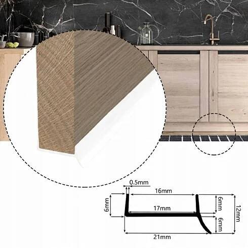 Podstavcové těsnění 17 mm 1,5 m – soklová lišta pro kuchyňský nábytek, bílá