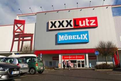 Prodejny nábytku Kika mizejí, přemalovávají se na XXXLutz. Plzeňský obchod bude na prodej