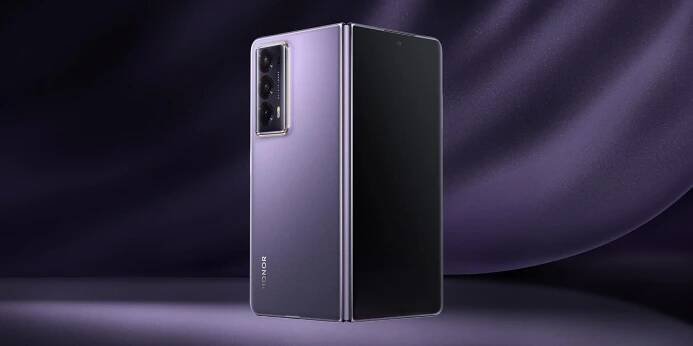 Honor Magic V2 zlevňuje o extrémních 6 tisíc. Za novou cenu dává mnohem větší smysl