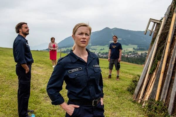 Marie fängt Feuer - Lokale Gewitter (E25) (2025)