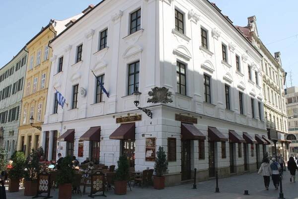 Soubor:Café Mayer Bratislava 04.jpg