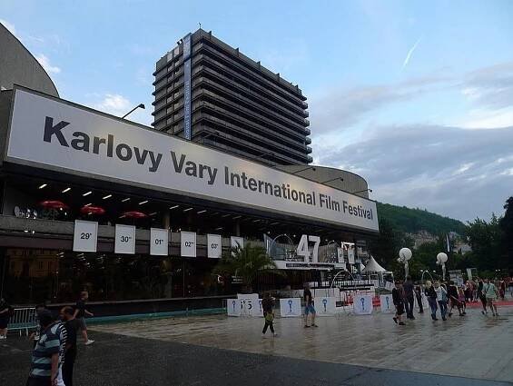 Karlovarský hotel Thermal obnovil balneoprovoz. Poničil ho loňský požár sauny