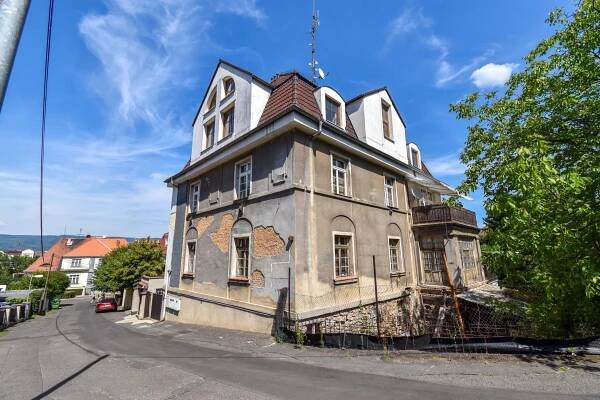 č. 1077:Prodej rodinného domu - Varšavská 1567/1, Řetenice, TepliceCena: 10 500 000 Kč - AB reality