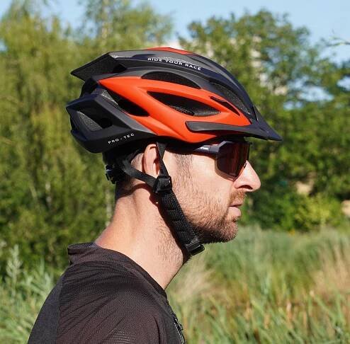 Cyklistická přilba R2 PRO-TEC L (58-61) InMold Ergo-Fix Velikost L