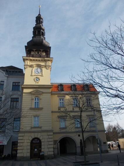 Fotogalerie Ostrava - Masarykovo námestie - sv. Florian, bývalá radnica, mariánsky stĺp - č. 2038312 | Turistika.cz