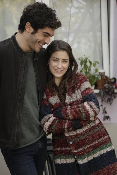 Bizim Hikaye - Episode 13 - Z filmu - Burak Deniz, Hazal Kaya