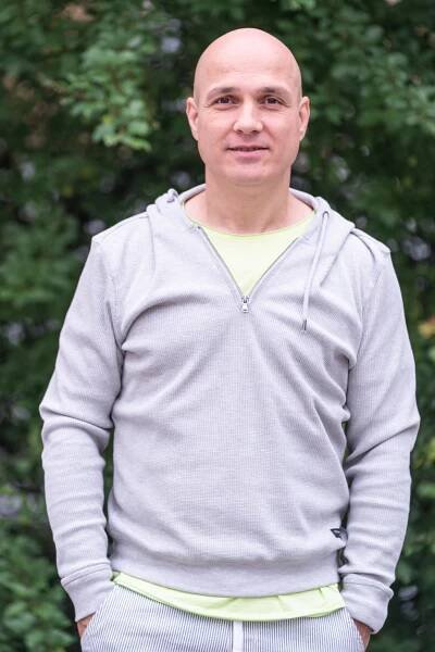 Dušan Cinkota zmenil bydlisko a našiel si ďalšiu prácu. Neuveríte, čím sa živí! | Slovenské celebrity