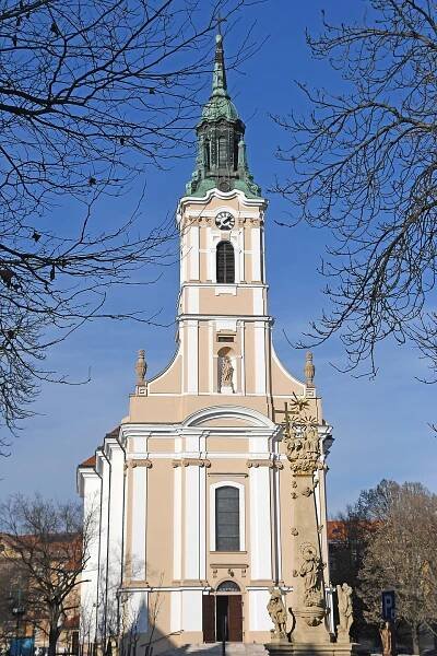 Soubor:Szekszárd, belvárosi római katolikus templom 2023 02.jpg – Wikipedie