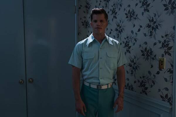 Charlie Carver
