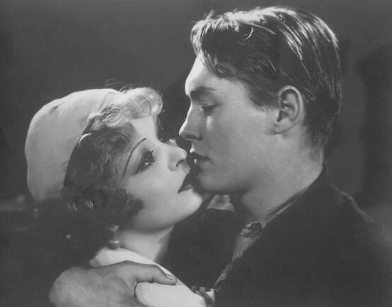Clara Bow, Richard Cromwell - Hoop-La - Z filmu