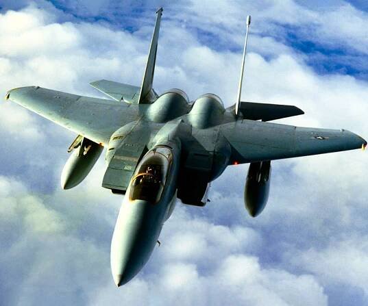 Which aircraft would win in a dogfight, the F-16 or F-15? | Military Machine