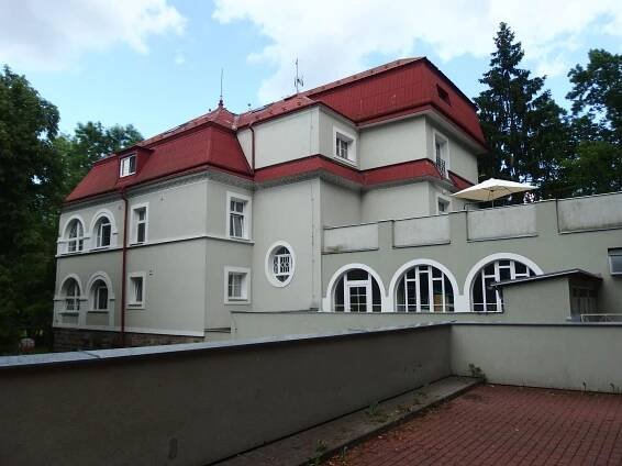Soubor:Kvasice, Proskowetzova vila.jpg