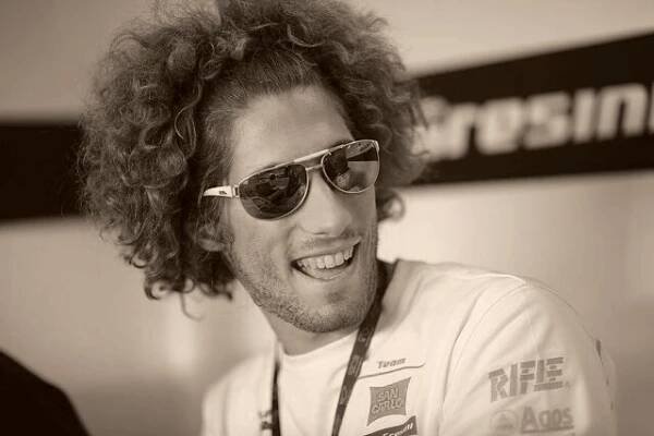 Zemřel Marco Simoncelli