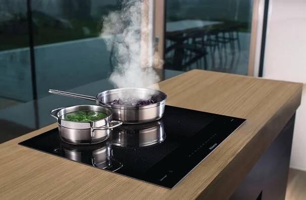 Indukční varná deska Hisense I6456CB, černá, funkce Recall
