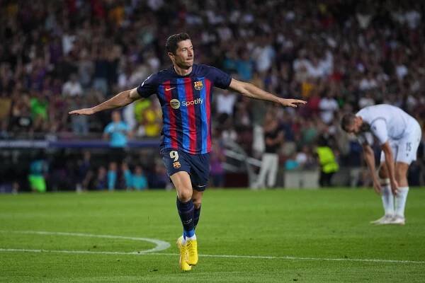 Plzni se reparát na Camp Nou nepovedl. Viktorii sestřelil Lewandowski