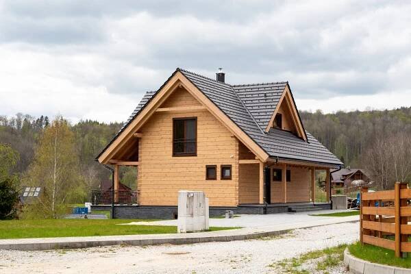 13. Juhovýchodný pohľad na drevenicu Príbeh drevenice