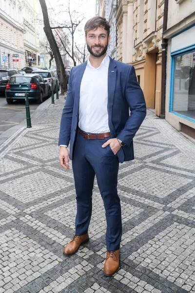 Muž roku 2024 Jakub Mádl je důkazem, že se nemusíte vzdávat ani klasičtějších odstínů. Stačí jim jen dodat trochu svěžesti
