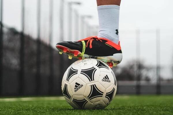 Raincouver is back! 🌧️⚽️This weekend, the conditions for training weren’t ideal, but we still managed to run most of our sessions. Thanks to everyone who showed up! 💙🧡 #morevolf #moreskills 
.
.
@volfsocceracademy 
.
.
.
#volfsocceracademy #