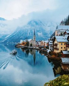 Seasonal change in fairytale town - Hallstatt. 🇦🇹

Taken years apart, I delved into the achieves to find a spot that I&rsquo;ve visited twice, but during different seasons...&amp; Hallstatt ticked that box. Winter &amp; autumn are undoubtedly two t