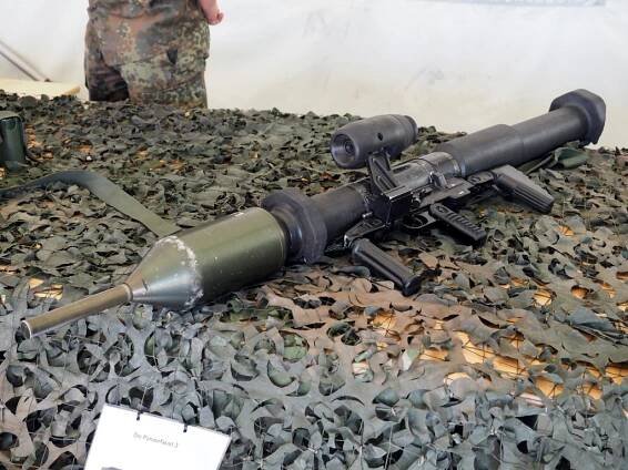 Soubor:Dynamite Nobel Panzerfaust 3.jpg – Wikipedie