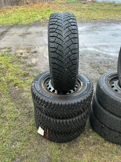 4ks ZIMNÍ PNEU s hroty 195/65 r15 Michelin