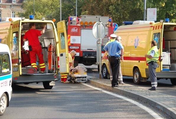 AKTUALIZOVÁNO: Spolujezdkyni transportoval vrtulník