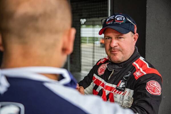 Tomáš Enge: „Sainz vyhrál v loterii, Hamilton může být v klidu.“