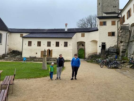 Hrad Roštejn se vrátil do středověku. Byl plný soubojů, alchymie a her