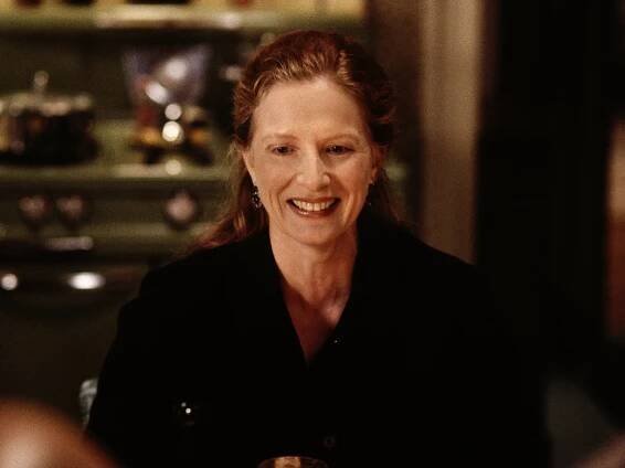 Odpočívej v pokoji - Nikdo nespí - Z filmu - Frances Conroy