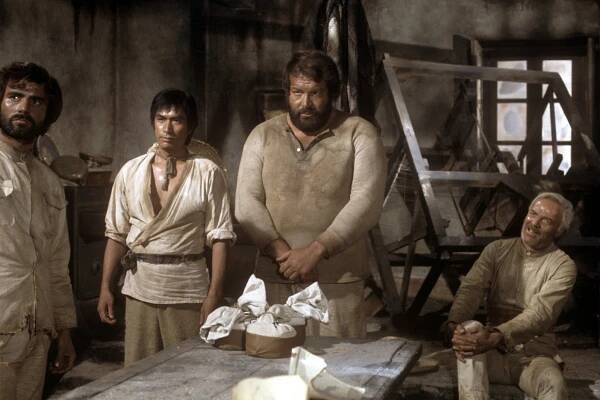 Nino Castelnuovo, Tecuró Tanba, Bud Spencer, James Daly - Armáda pěti mužů - Z filmu