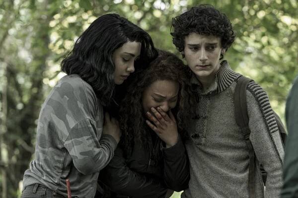 The Walking Dead: World Beyond - Death and the Dead - Z filmu - Alexa Mansour, Aliyah Royale, Nicolas Cantu