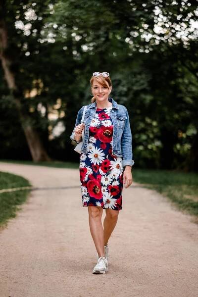 K šatům lodičky nebo tenisky? Obojí! | Móda Prostějov | obleky s elegancí