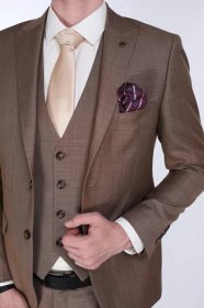 Hnědý pánský oblek Slim Fit s vestou, model Benedict | PACO ROMANO