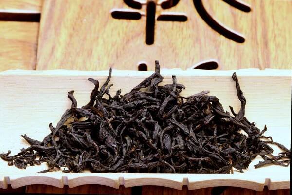 Shengtang shan gushu hongcha 圣堂山古树红茶 - Teabar