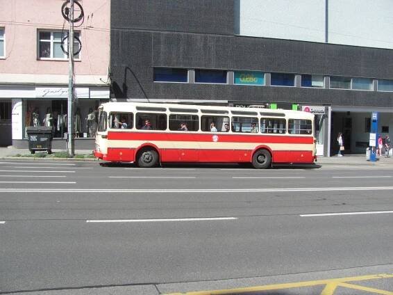 V neděli na trasu Otrokovice-Zlín-Vizovice vyjedou historické vlaky i autobus