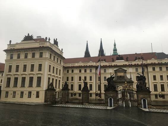 Soud se postavil za Kverulanta. Spolek chce uspořádat shromáždění na Hradě
