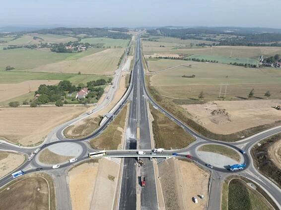 Dálnice D4 Via Salis se otevřela řidičům - Stavitel