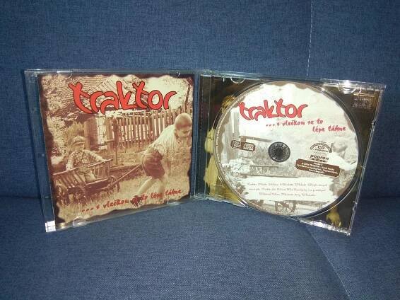 CD Traktor S vleckou se to lepe tahne...2004