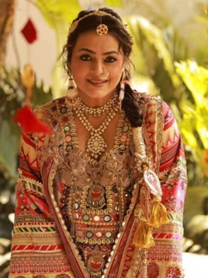 Shilpa Shirodkar's trendy ethnic outfits