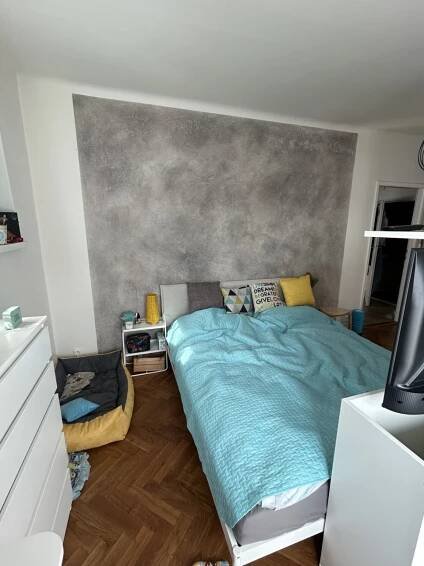 šedá betonová stěrka