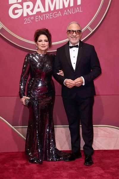 Alfombra Latin Grammy Gloria Estefan.jpg