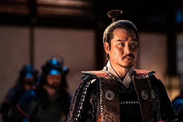 Hansan: yongeui chulhyeon - Z filmu