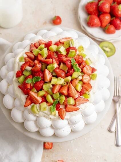 Easy Summer Pavlova - Julie Marie Eats
