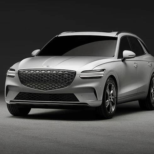 Genesis GV70 už má také elektrickou verzi. Má až 360 kW a ujede přes 500 km