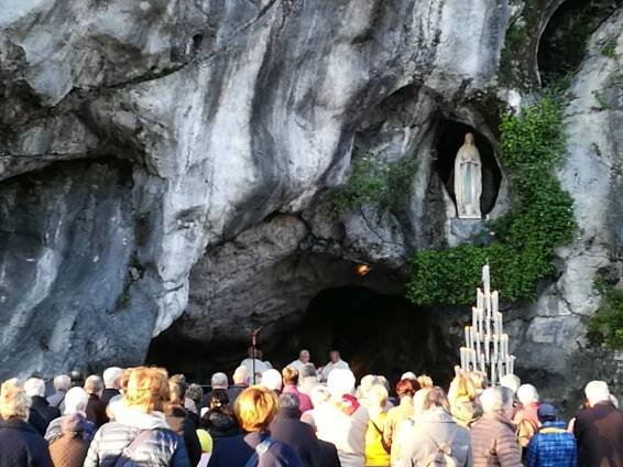 Busunternehmen_Christl_Reisen – Busreisen_Lourdes Grotte04
