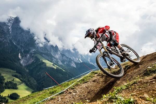 Downhill Mountain Biking - Extreme