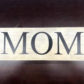 Custom MOM/DAD with Kid's Name(s) Plaques