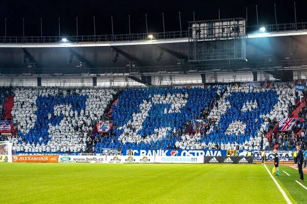 Fotbaloví fanoušci Baníku před zápasem se Spartou vybrali přes 330 tisíc!