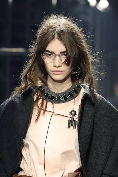 Prada showcased their Fall/Winter 25 collection last night, but many were more interested in the hair than the clothes