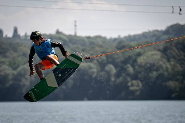 Wakeboardingová show a závody na Těrlické přehradě. Zábava a adrenalin